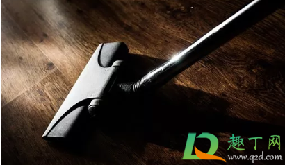 吸尘器为什么往外吹沙子呢(吸尘器怎么往外吹)