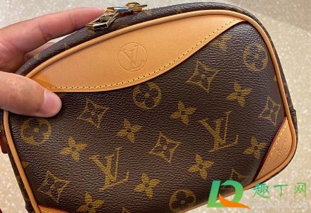 lv专柜买包都给什么单据(专柜购买lv包都有什么) lv专柜买包都给什么单据(专柜购买lv包都有什么)