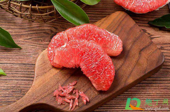 柚子甜不甜看哪里(哪儿的柚子甜)