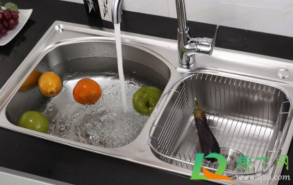 洗菜池下水道的水为什么往上冒(洗菜池下水道水猛了水往上冒)