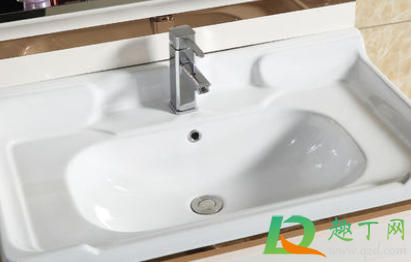 洗手台顽固污渍怎么清洗(洗手台去污渍)