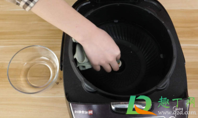 电饭锅内胆可以泡水吗(电饭煲内胆可以泡水吗) 电饭锅内胆可以泡水吗(电饭煲内胆可以泡水吗)