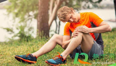 跑步脚抽筋怎么办快速缓解(跑完步腿抽筋怎么办快速缓解)