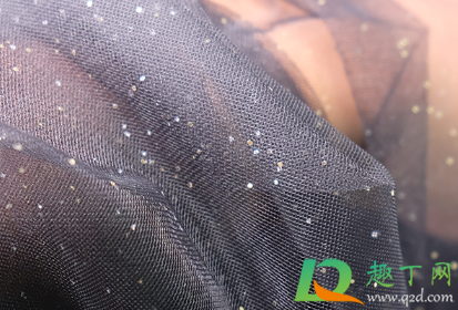 纱裙掉金粉怎么办(纱裙掉的金粉有毒吗)