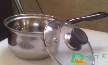 不锈钢锅锅底烧糊了怎么去黑(不粘锅锅底烧糊了上面黑的怎么去掉)
