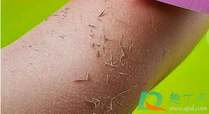 搓澡巾会把皮肤搓坏吗(搓澡巾会不会伤皮肤)