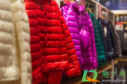 羽绒服刮个口怎么处理(羽绒服刮破一个小口怎么办)