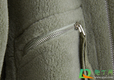 羊羔毛马甲掉毛是因为质量不好吗(羊毛羔马甲掉毛怎么办)