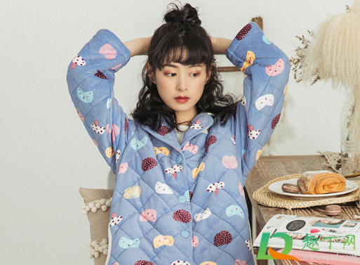 新买的加厚睡衣用不用先洗再穿(新买的睡衣要不要洗洗再穿)