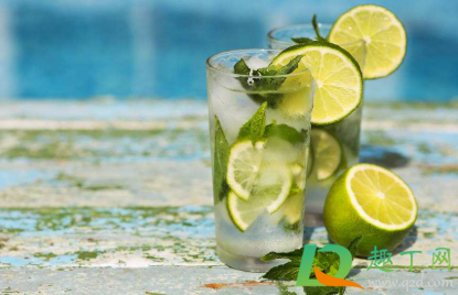 喝柠檬水可以降火吗(喝柠檬水能降火吗) 喝柠檬水可以降火吗(喝柠檬水能降火吗)