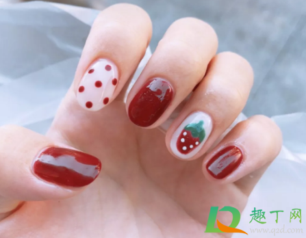 2021元旦做什么美甲好看显白(过年美甲样式2021显白)