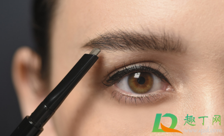 纹眉刚开始都很难看吗(纹眉后好难看)