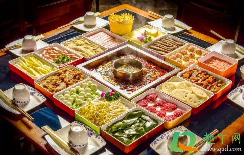 海底捞自制锅底开始收费是真的吗(海底捞的锅是怎么收费的)