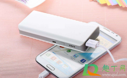 为什么我的手机充电器发烫(手机充电器怎么会发烫)