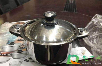 不锈钢锅锅底烧糊了怎么去黑(不粘锅锅底烧糊了上面黑的怎么去掉)