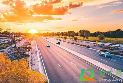 朋友圈说说的好句子正能量2021(朋友圈说说的好句子正能量晚安)