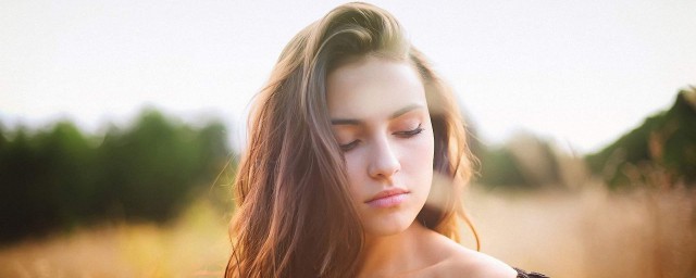 这些诗中的女子是多么惹人爱怜(怜惜女子的诗句)