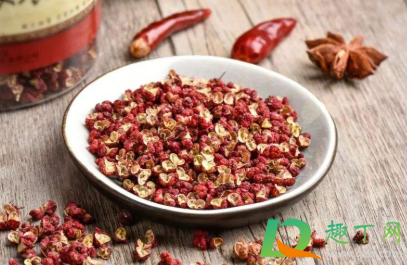 喉咙有一个花椒籽卡在哪里怎么办(花椒粒卡在喉咙怎么办)