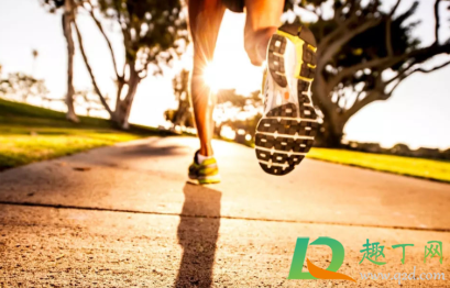 跑步干呕怎样立刻缓解(跑步恶心干呕怎么解决)