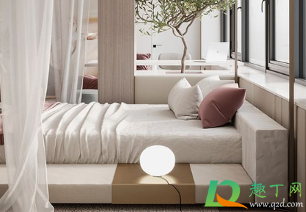 垫了被子睡在地板上可以吗(放在地板上睡觉的垫子)