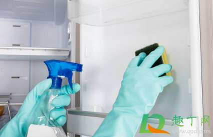 冰箱里面有脏东西怎么处理(冰箱有脏东西怎么擦干净)