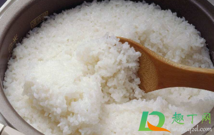 电饭煲粘锅怎么办小窍门(电饭煲粘锅底怎么办)