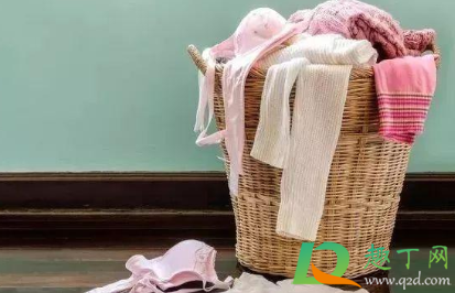 如何清洗臭袜子(袜子臭臭的怎样洗)