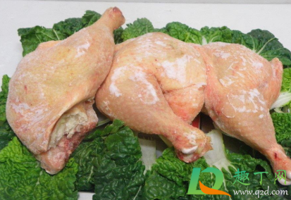 怎么看杀好的鸡新不新鲜(市场杀好的鸡都是新鲜的吗)