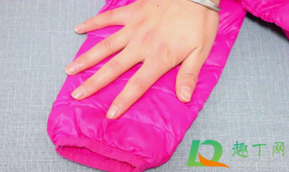 羽绒服怎么洗不会有印(羽绒服怎么洗没有水印子)