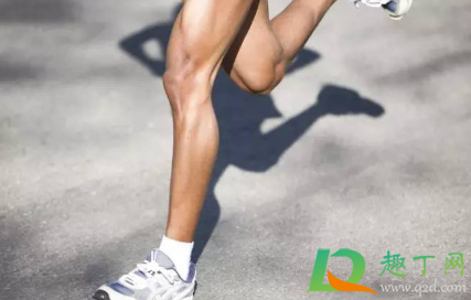 走路没事跑步膝盖疼怎么回事(膝盖走路正常,跑步就疼)