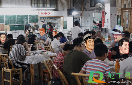 笨萝卜浏阳菜馆几点关门(笨萝卜浏阳菜馆育英街店排队)