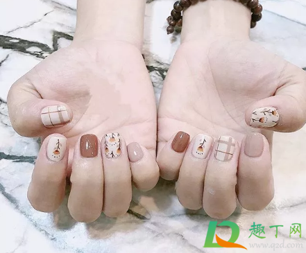 2021元旦做什么美甲好看显白(过年美甲样式2021显白)