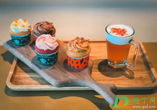 星巴克2020圣诞杯子蛋糕多少钱一个(星巴克圣诞蛋糕礼盒多少钱)