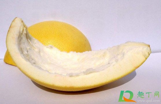 柚子皮放柜子里能除味吗(柚子皮放冰箱去味) 柚子皮放柜子里能除味吗(柚子皮放冰箱去味)