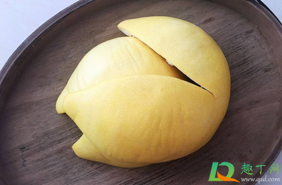 柚子皮可以放衣柜里吗(柚子皮放在家里) 柚子皮可以放衣柜里吗(柚子皮放在家里)