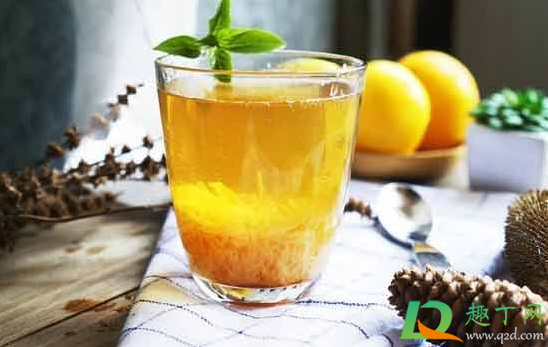 柚子皮泡水是干的还是湿的好(柚子皮是干的功效好还是湿的效果好)