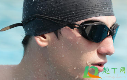 泳镜上的白色斑块怎样去除(镜子里面白斑怎么去掉) 泳镜上的白色斑块怎样去除(镜子里面白斑怎么去掉)