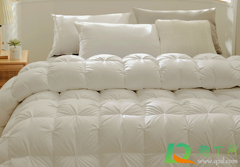 羽绒被用机洗会洗坏不(羽绒被可以直接机洗吗)