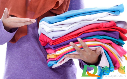 裤子上沾的油怎么洗掉(裤子上沾油如何清洗)