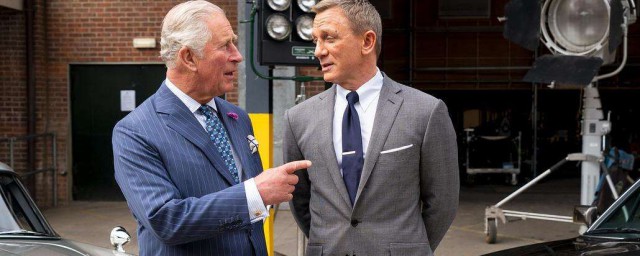 007无暇赴死剧情简介(007无暇赴死剧情解析)