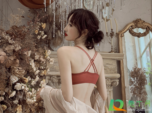 结婚买的红内衣可以洗不(婚礼当天需要穿红色内衣内裤吗)