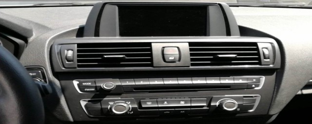 宝马116i换空调滤芯的步骤(宝马116空气滤芯拆装图)