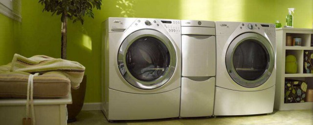 洗衣机漏水是怎么回事(美的洗衣机漏水是怎么回事)