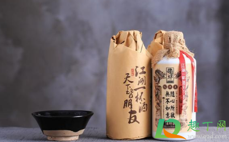 为什么喝完白酒的杯子是臭的(白酒喝完后酒杯一股臭味) 为什么喝完白酒的杯子是臭的(白酒喝完后酒杯一股臭味)