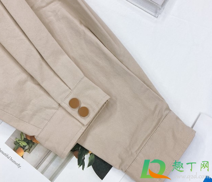 风衣染了墨汁能洗掉吗(墨汁染到衣服上怎么样才能洗得掉) 风衣染了墨汁能洗掉吗(墨汁染到衣服上怎么样才能洗得掉)