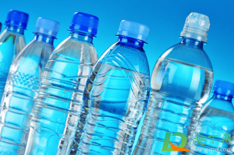 公务员向单位饮用水投毒真的假的(公务员向饮用水投毒 局长现症状)