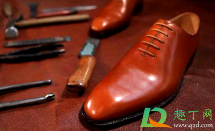 皮鞋进水湿透了怎么办(皮鞋被雨水湿透了怎么办) 皮鞋进水湿透了怎么办(皮鞋被雨水湿透了怎么办)