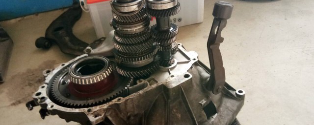 汽车变速器怎么拆卸安装(车把变速器怎么拆)