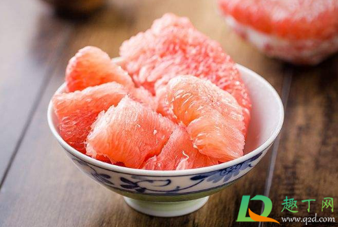 柚子直接吃还是榨汁好(柚子榨汁好喝不)