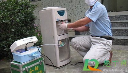 饮水机的水烧了十次还能喝吗(饮水机反复烧水能喝吗)